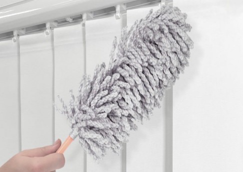 Verticale jaloezieën schoonmaken