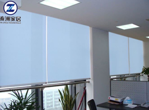 Gemotoriseerde zonnebrandcrème Anti-UV-rolgordijnen voor kantoorgebouwen