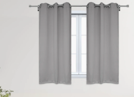 52 x 63 Black -out lichtgrijs gordijn 2 panelen